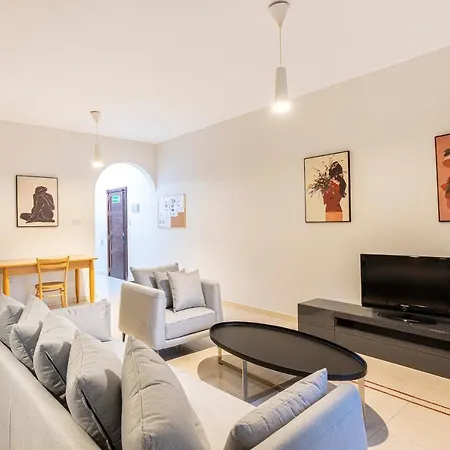 Apartament Charming: 3br Near The By 360 Estates