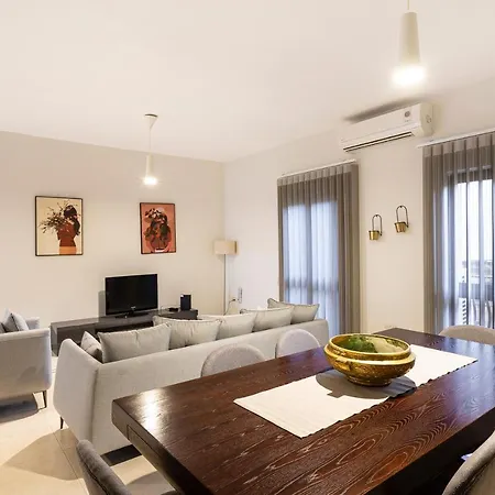 Charming: 3br Near The By 360 Estates Apartament Sliema