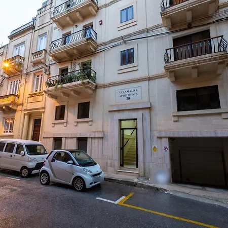 Apartament Charming: 3br Near The By 360 Estates Sliema