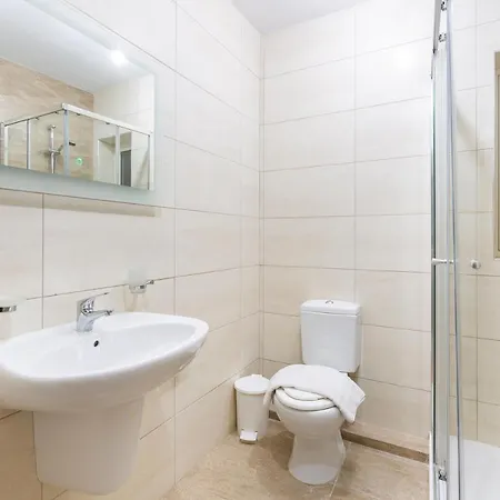 Charming: 3br Near The By 360 Estates * Sliema
